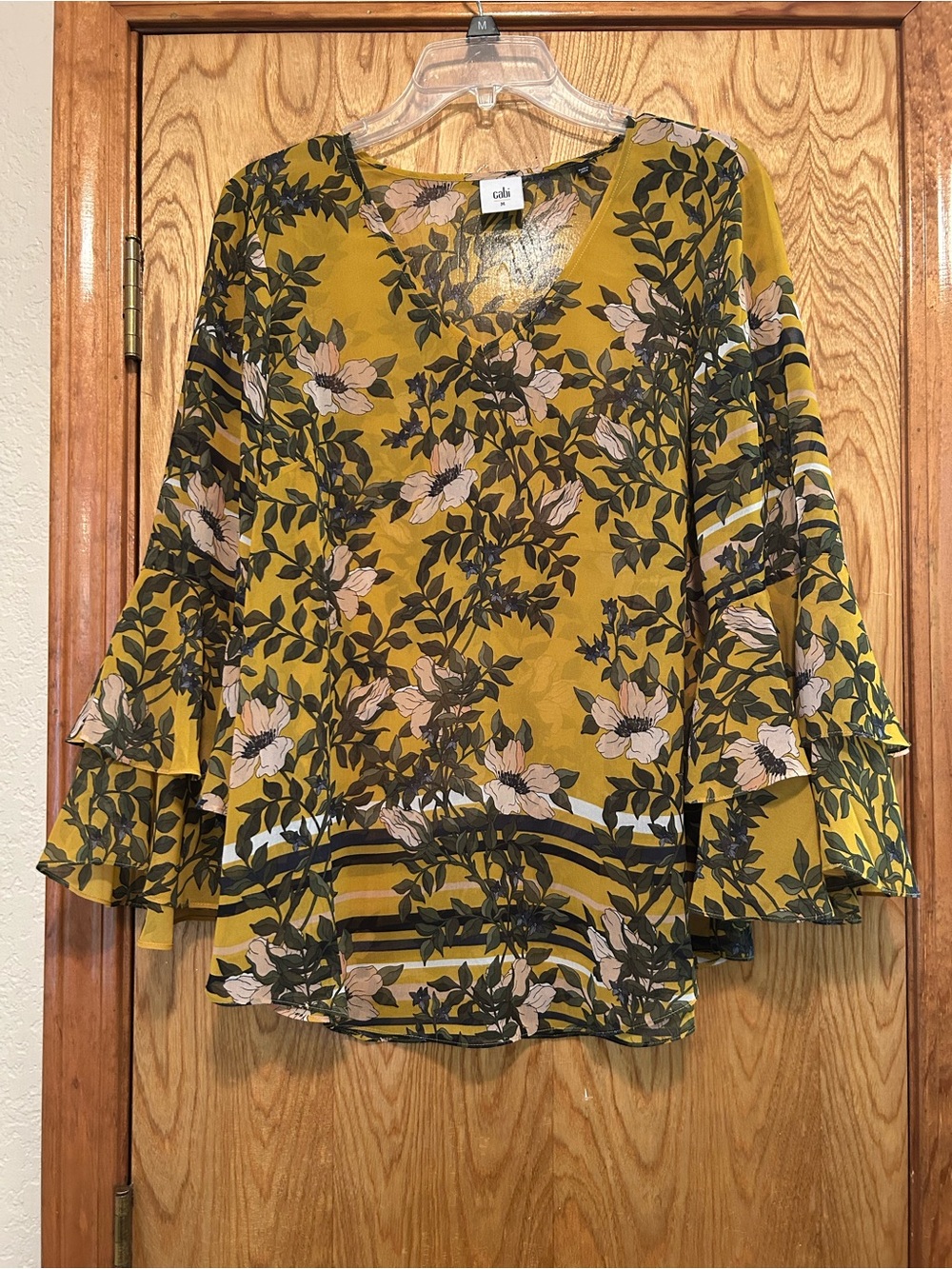 cabi - Scene Blouses - Size M - Stylist Sample - NWOT